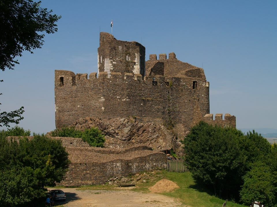 Hollókő, Vár