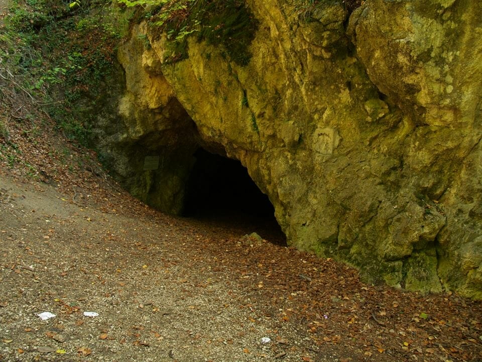 A Bakony féltve őrzött kincse, az Odvas-kő-barlang