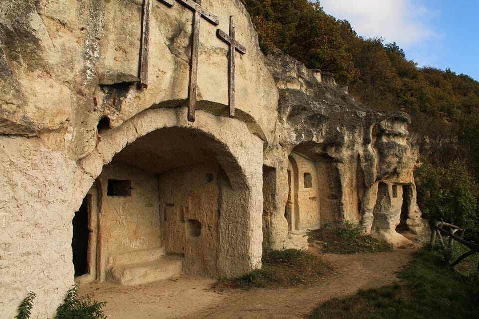 A szentkúti Remete-barlangok