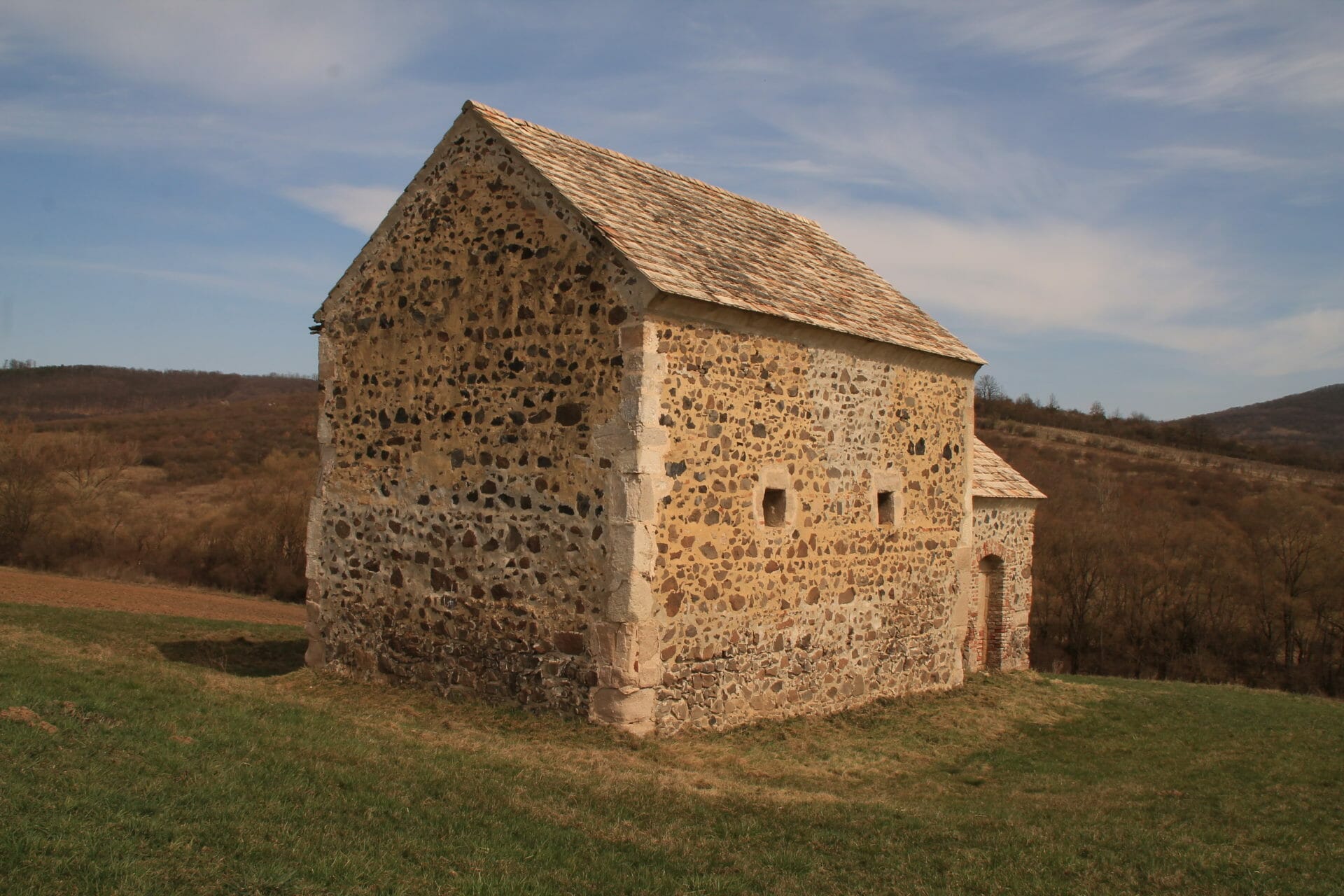 Templomrom Herencsény határában